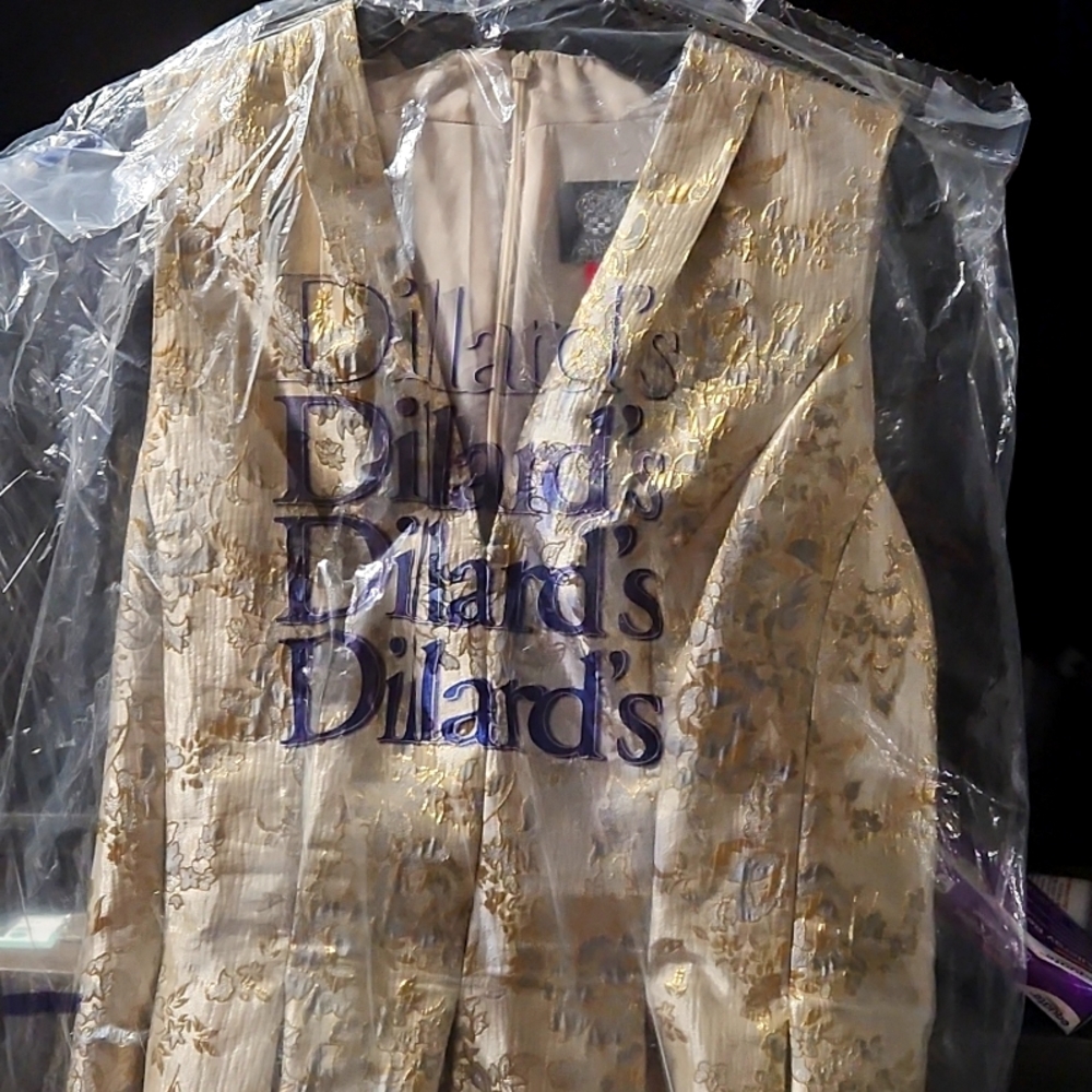 Vince camuto dress with pockets!!